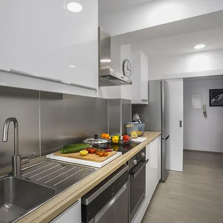 Mackenzie Zoe Seafront Apartament