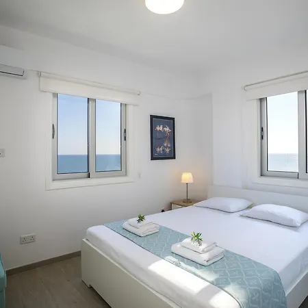 Διαμέρισμα Mackenzie Zoe Seafront *