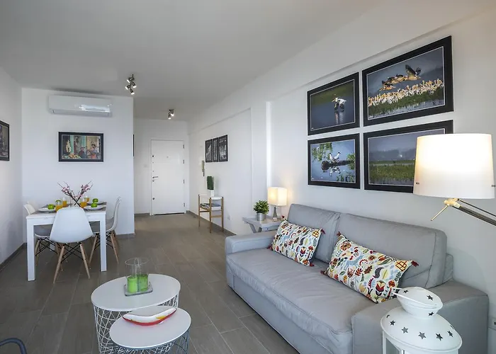 Mackenzie Zoe Seafront アパート ラルナカ