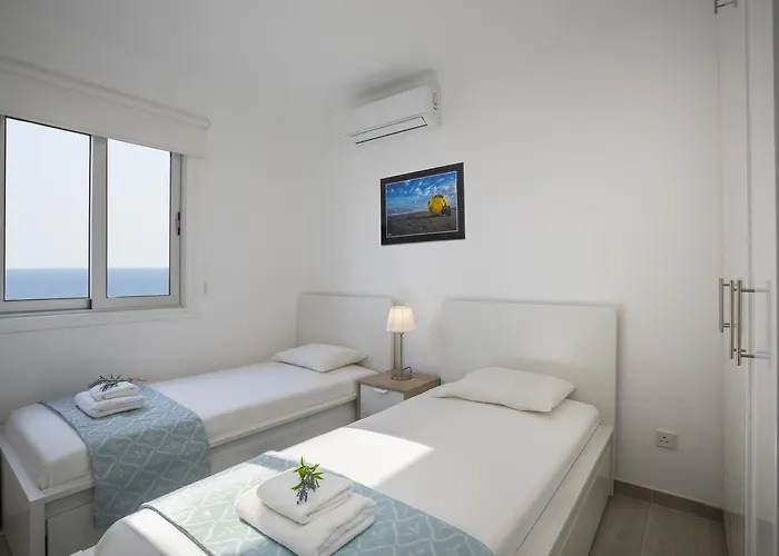 Mackenzie Zoe Seafront アパート