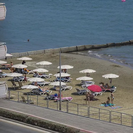 Mackenzie Zoe Seafront Apartman